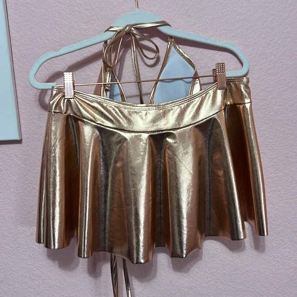 Flatter Me Rose Gold Shiny Bikni Top & Skirt Set. Size XL - Picture 4 of 7